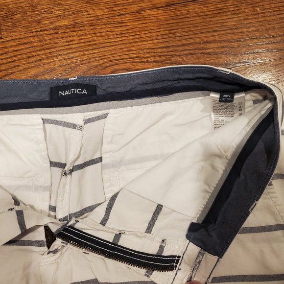 Nautica Classic-Fit 8” Stretch Chino Flat-Front Deck Short - Picture 4 of 5